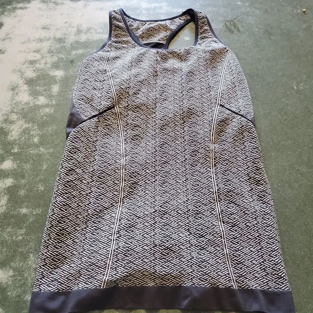 Title Nine grey&white tank sz large